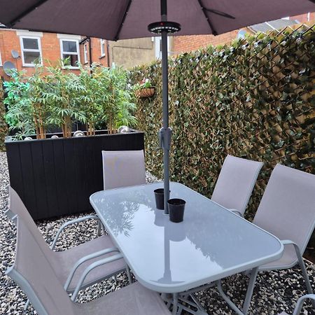 Rugby Coach House, Central Location, 5 Star Rating Exterior photo