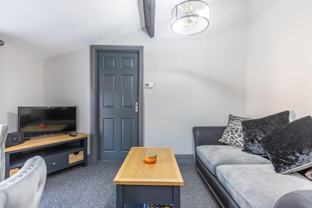Rugby Coach House, Central Location, 5 Star Rating Exterior photo
